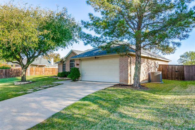 977 Valley View Drive, Lewisville, TX 75067