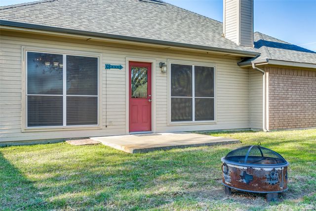 977 Valley View Drive, Lewisville, TX 75067