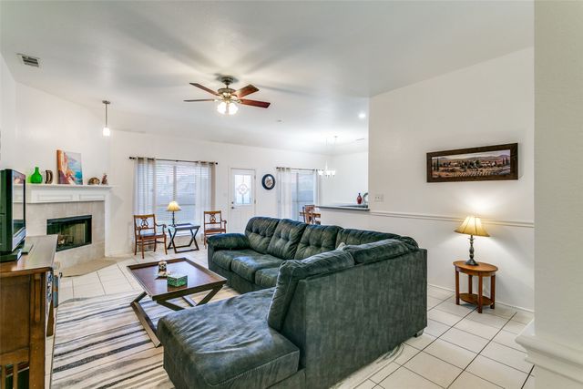 977 Valley View Drive, Lewisville, TX 75067