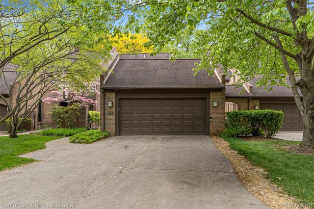 5 Timberlane Court, Dearborn, MI 48126
