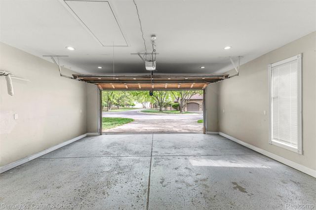 5 Timberlane Court, Dearborn, MI 48126