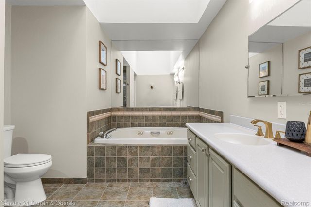 5 Timberlane Court, Dearborn, MI 48126