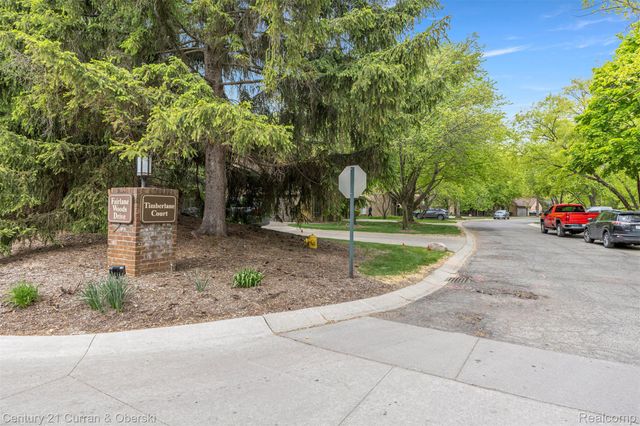 5 Timberlane Court, Dearborn, MI 48126