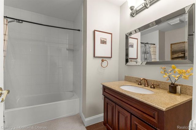 5 Timberlane Court, Dearborn, MI 48126