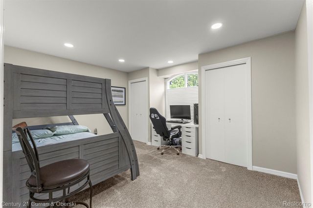 5 Timberlane Court, Dearborn, MI 48126
