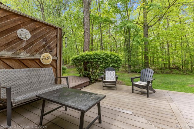5 Timberlane Court, Dearborn, MI 48126