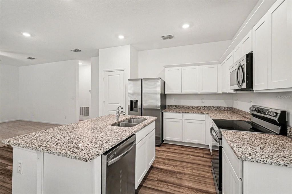 Image 7 of property listing at 11680 JUDICIAL COURT, Dade City, FL 33525