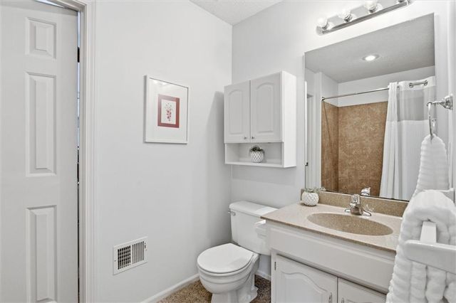 14530 S Greenwood Street, Olathe, KS 66062