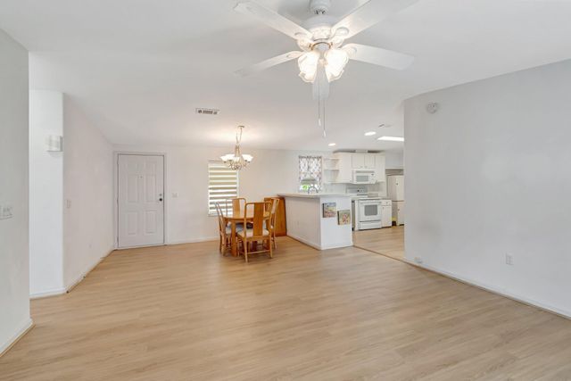 6012 Daiquiri Bay, Boynton Beach, FL 33436
