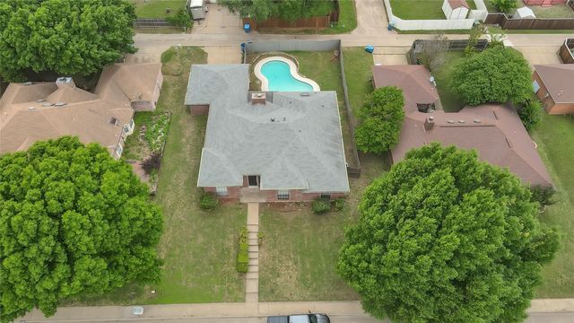 709 Desoto Drive, Desoto, TX 75115
