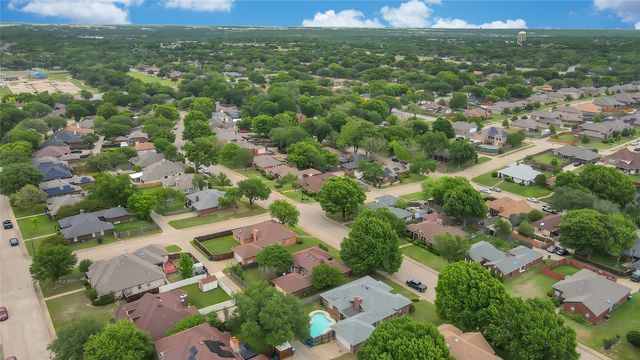 709 Desoto Drive, Desoto, TX 75115