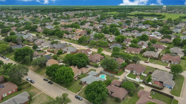 709 Desoto Drive, Desoto, TX 75115