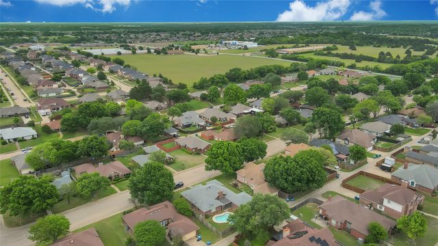 709 Desoto Drive, Desoto, TX 75115