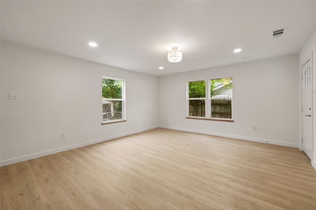 3613 N 25TH Street, Waco, TX 76708