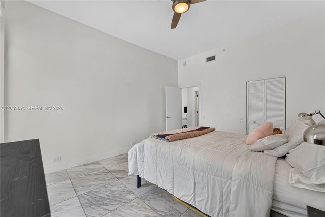 888 Brickell Key Dr 404, Miami, FL 33131