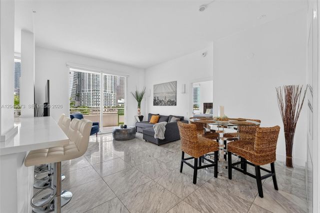 888 Brickell Key Dr 404, Miami, FL 33131