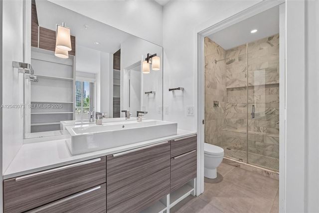 888 Brickell Key Dr 404, Miami, FL 33131