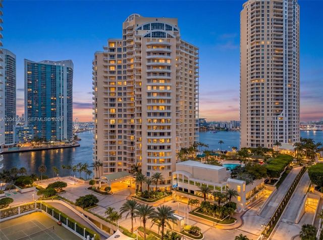 888 Brickell Key Dr 404, Miami, FL 33131