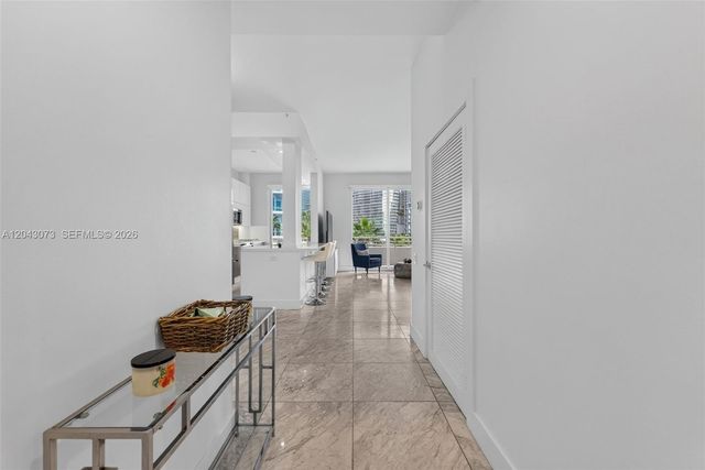 888 Brickell Key Dr 404, Miami, FL 33131