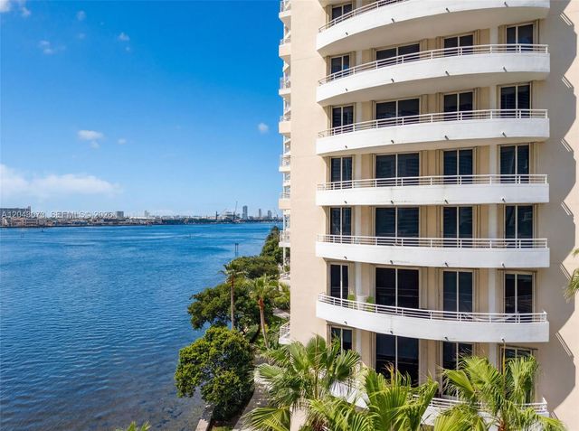 888 Brickell Key Dr 404, Miami, FL 33131
