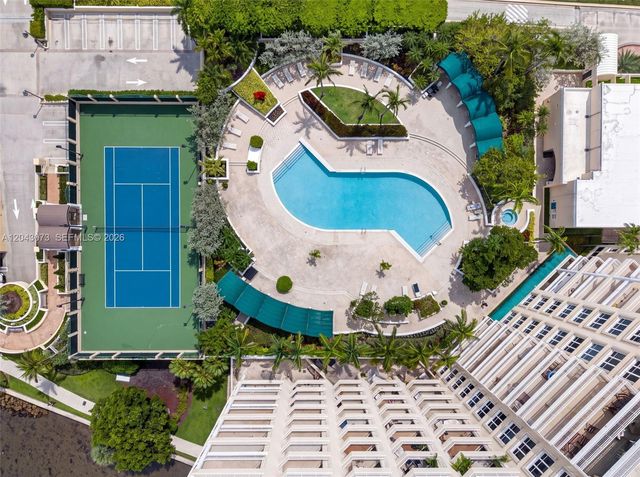 888 Brickell Key Dr 404, Miami, FL 33131