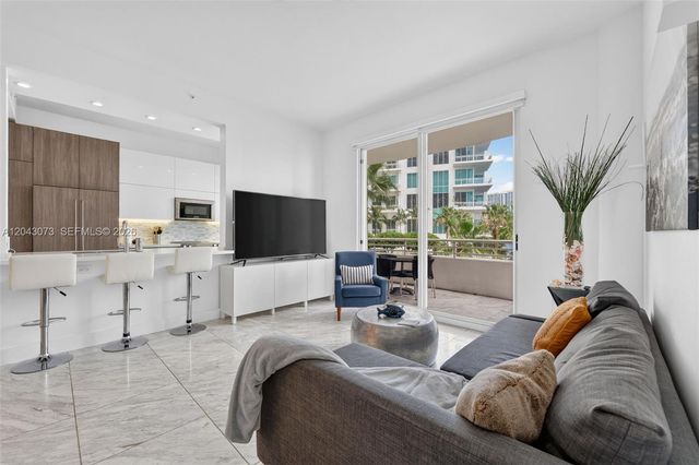 888 Brickell Key Dr 404, Miami, FL 33131