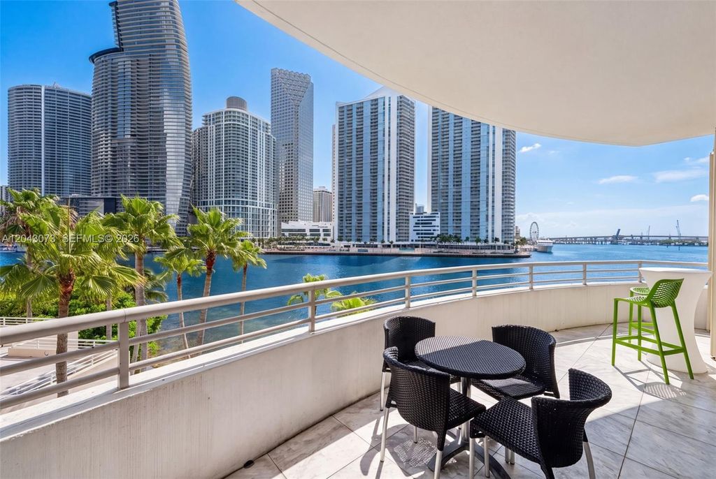 888 Brickell Key Dr 404, Miami, FL 33131