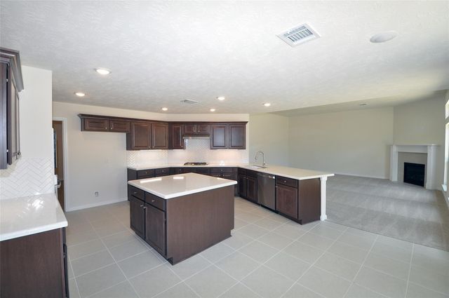 2210 Fortuna Drive, League City, TX 77539