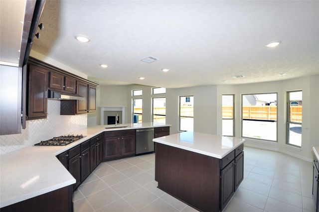 2210 Fortuna Drive, League City, TX 77539