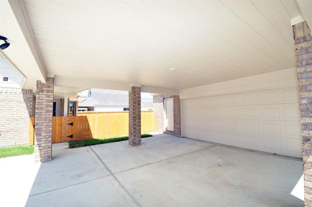 2210 Fortuna Drive, League City, TX 77539