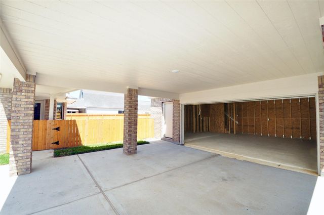 2210 Fortuna Drive, League City, TX 77539