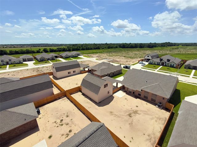 2210 Fortuna Drive, League City, TX 77539