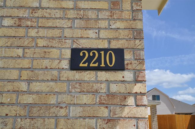 2210 Fortuna Drive, League City, TX 77539