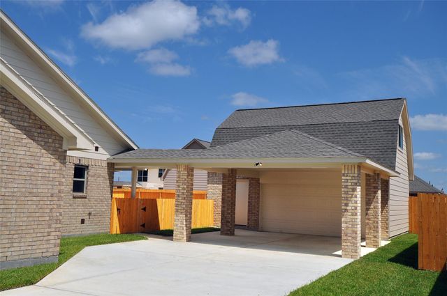 2210 Fortuna Drive, League City, TX 77539