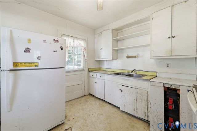 335 Byrd St, Hopewell, VA 23860