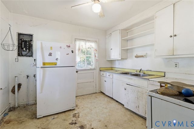 335 Byrd St, Hopewell, VA 23860