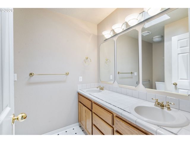 10788 Sw ORIOLE Cir, Beaverton, OR 97007