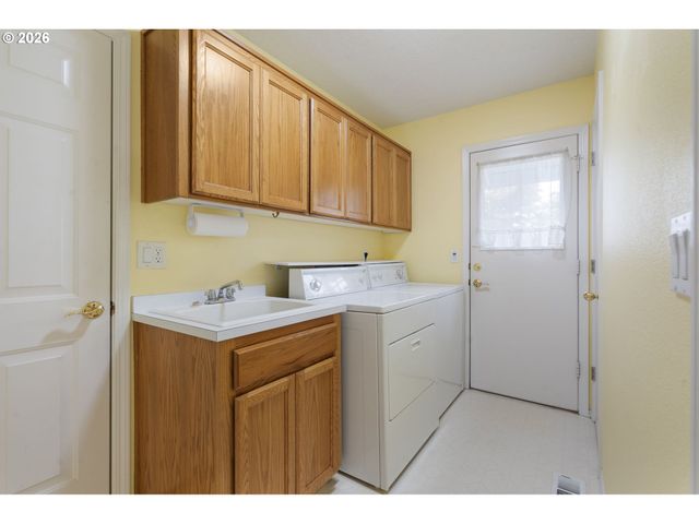 10788 Sw ORIOLE Cir, Beaverton, OR 97007