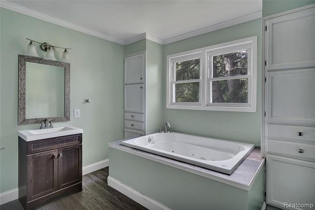 2476 Vandekarr Road, Owosso, MI 48867
