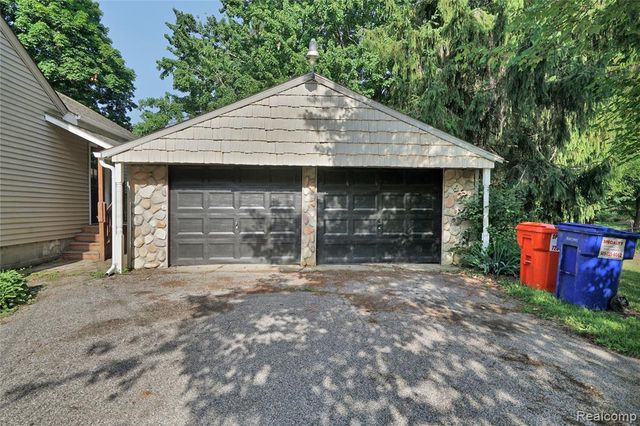 2476 Vandekarr Road, Owosso, MI 48867