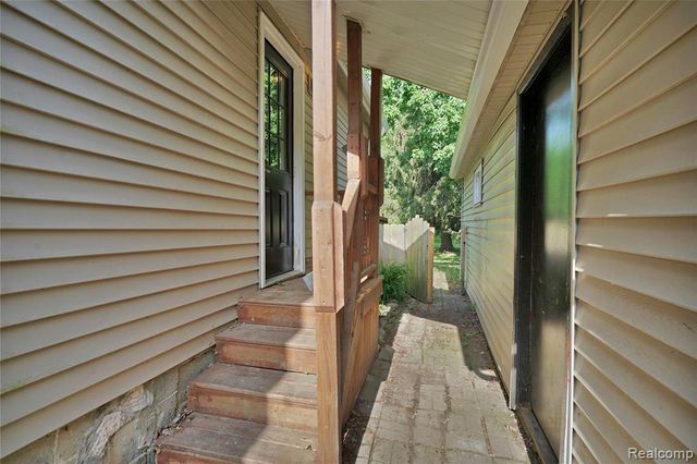 2476 Vandekarr Road, Owosso, MI 48867