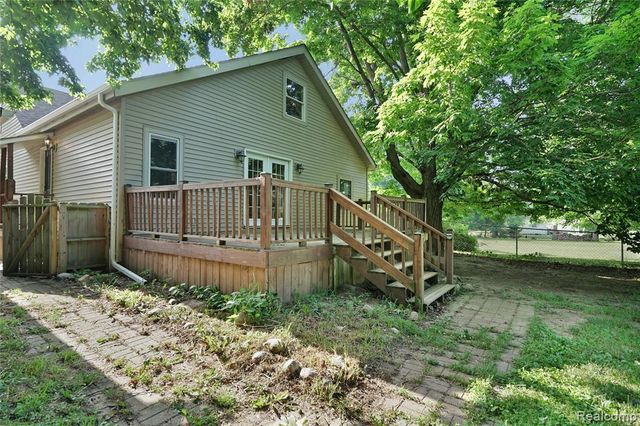 2476 Vandekarr Road, Owosso, MI 48867
