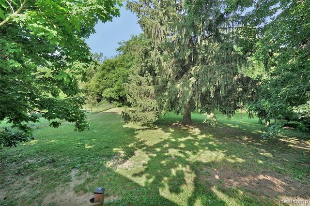 2476 Vandekarr Road, Owosso, MI 48867