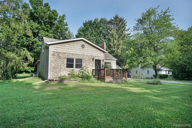 2476 Vandekarr Road, Owosso, MI 48867