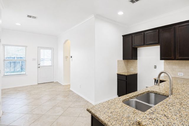 9113 Holliday Lane, Aubrey, TX 76227