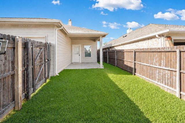 9113 Holliday Lane, Aubrey, TX 76227