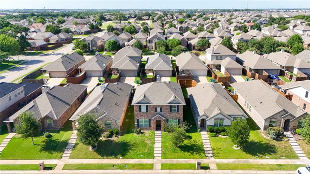 9113 Holliday Lane, Aubrey, TX 76227