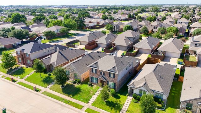 9113 Holliday Lane, Aubrey, TX 76227
