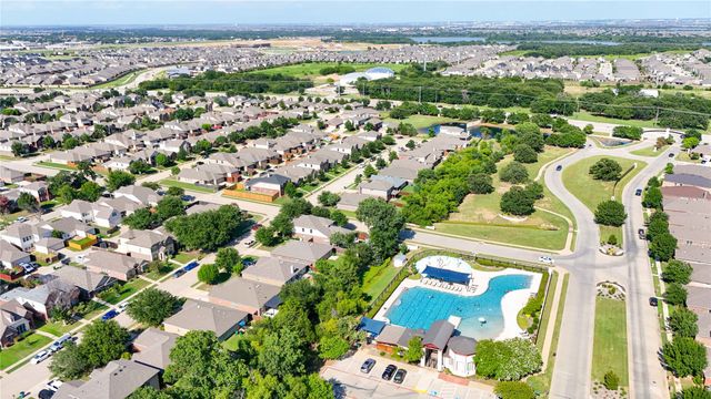 9113 Holliday Lane, Aubrey, TX 76227