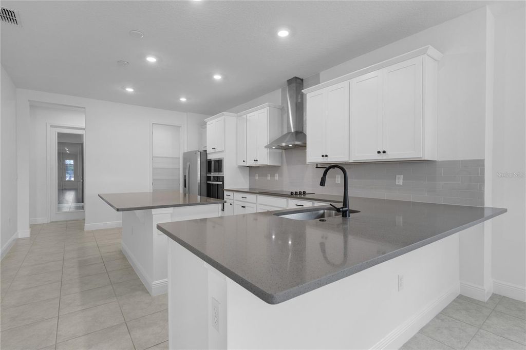 Image 6 of property listing at 9738 NERUDA STREET, Orlando, FL 32827